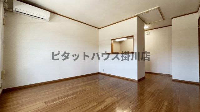 掛川市杉谷南アパート リビング