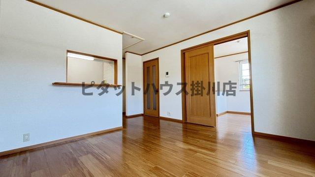 掛川市杉谷南アパート リビング