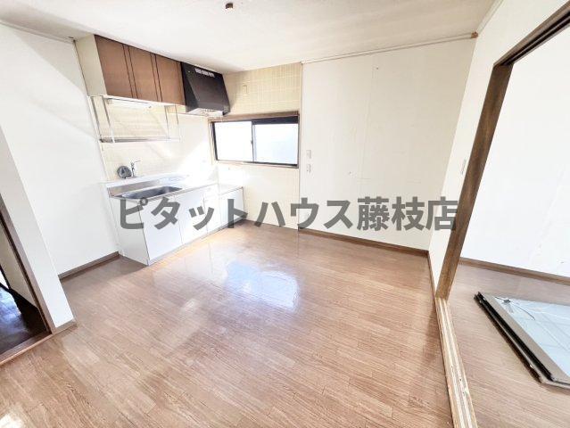 焼津市石津中町アパート リビング