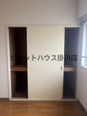 菊川市半済マンション 収納