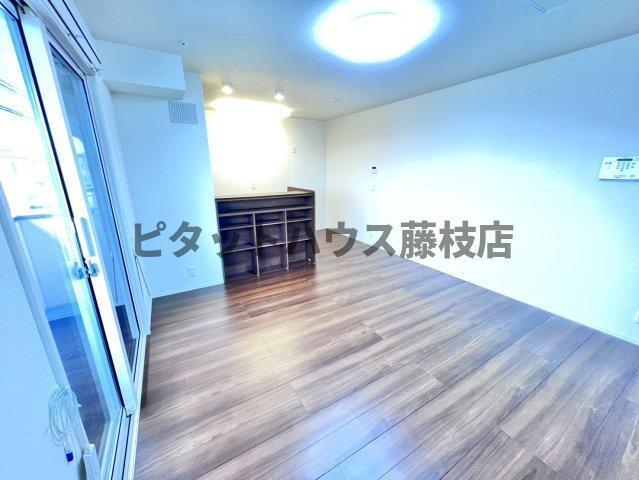 焼津市小土アパート リビング