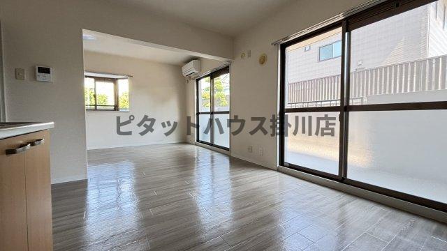 掛川市下俣南アパート リビング