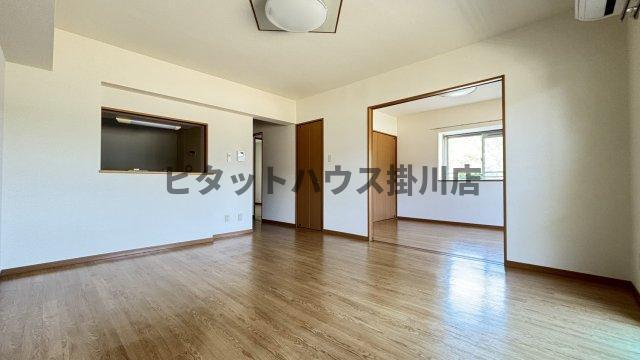 掛川市長谷マンション リビング