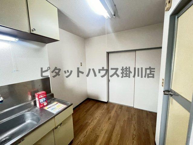 袋井市三門町アパート 室内