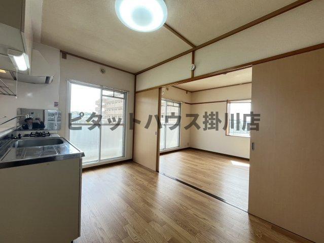 掛川市青葉台アパート リビング