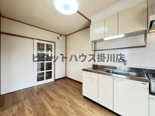 掛川市青葉台アパート キッチン