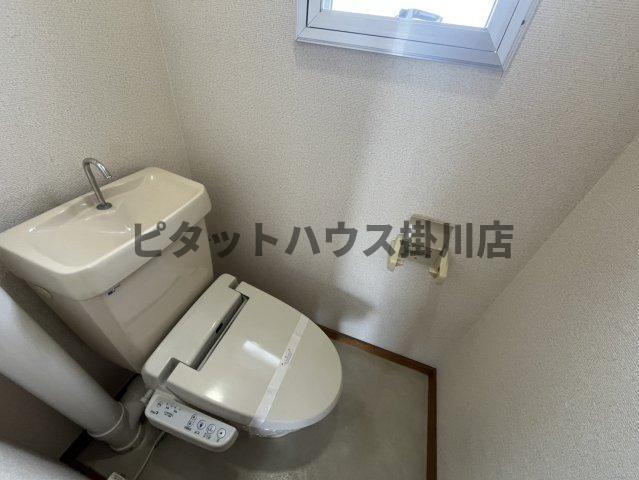 掛川市青葉台アパート トイレ