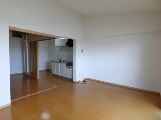 袋井市川井アパート リビング