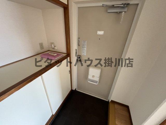 掛川市青葉台アパート 玄関