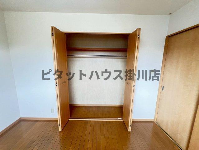 袋井市愛野南アパート 収納