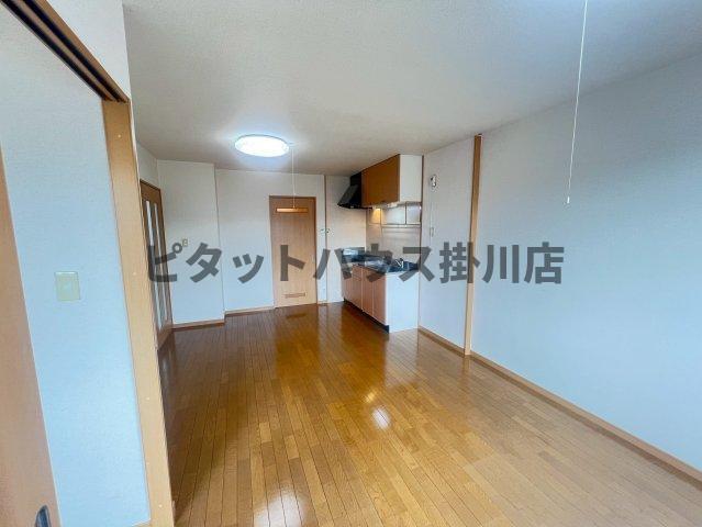 袋井市愛野南アパート リビング