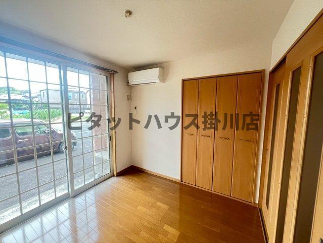 袋井市愛野南アパート リビング