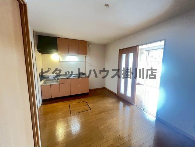 袋井市愛野南アパート リビング