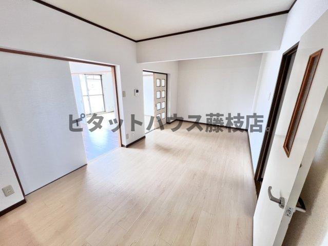 焼津市小土マンション リビング