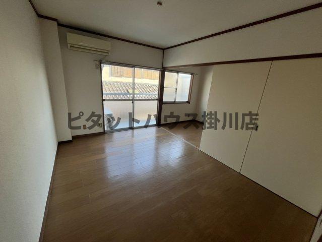袋井市葵町アパート リビング