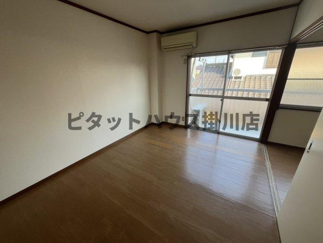 袋井市葵町アパート リビング