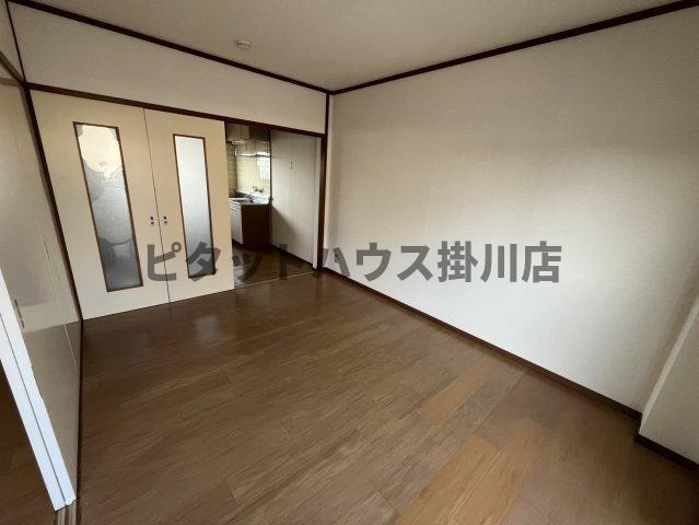 袋井市葵町アパート 室内