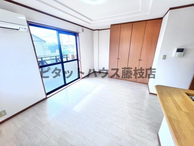 焼津市下小田中町アパート リビング