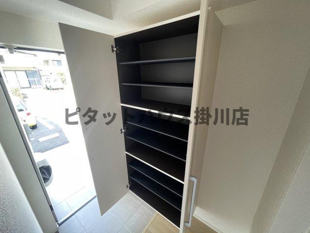磐田市見付アパート 収納