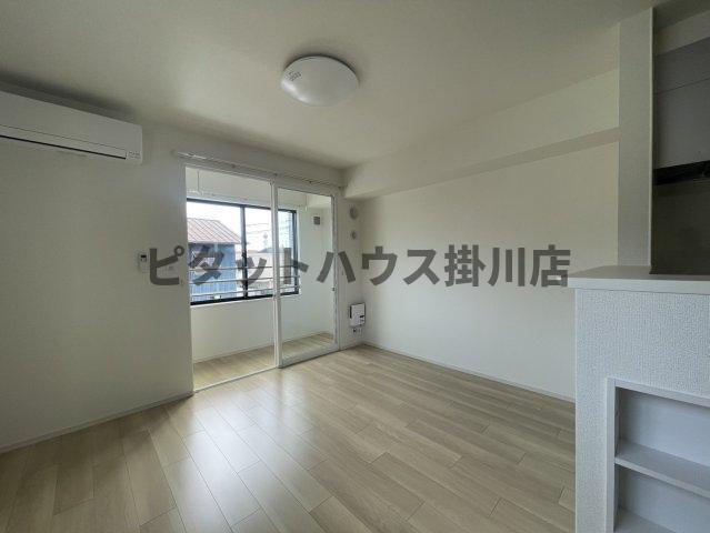 磐田市見付アパート リビング