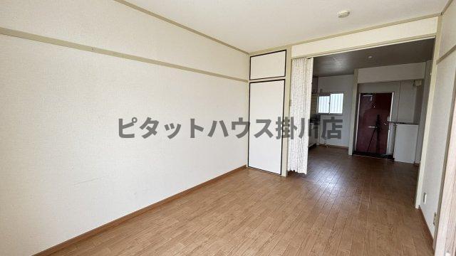 袋井市久能アパート リビング