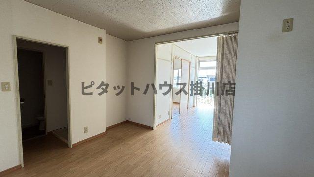 袋井市久能アパート リビング