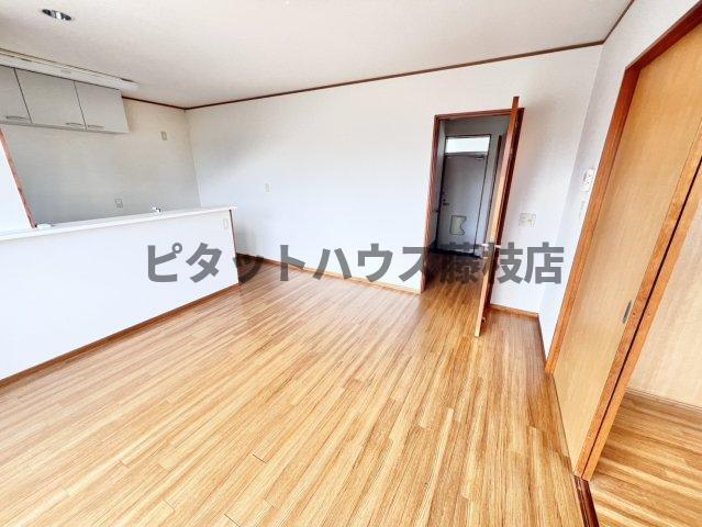 焼津市小土アパート リビング