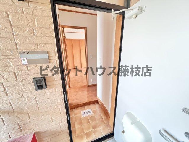 焼津市三右衛門新田アパート 玄関