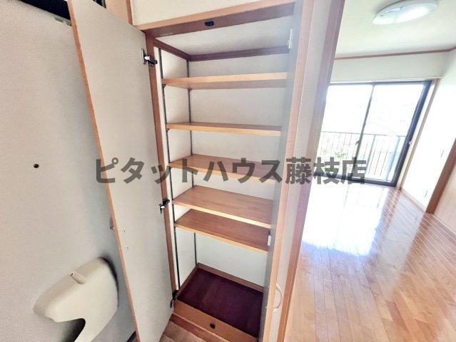 焼津市三右衛門新田アパート 収納