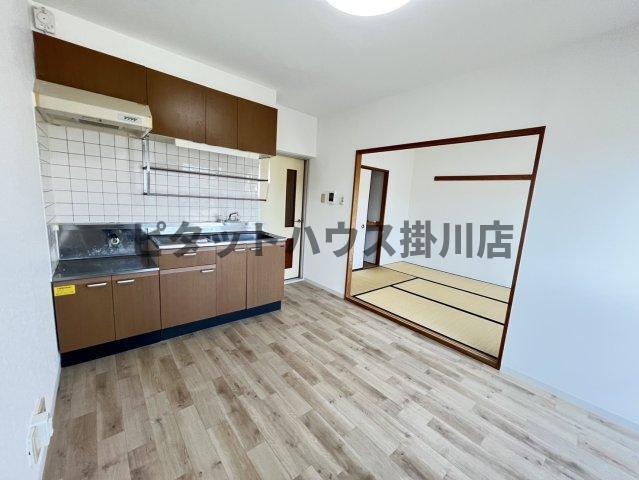 掛川市緑ケ丘アパート キッチン