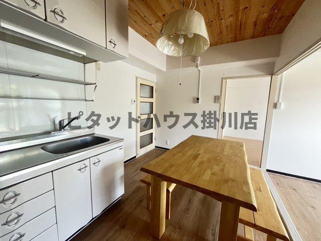 掛川市上張アパート リビング