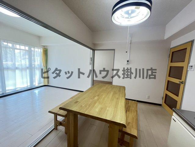 掛川市上張アパート リビング