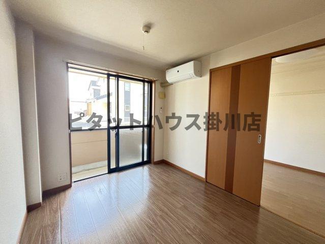 袋井市上山梨アパート リビング