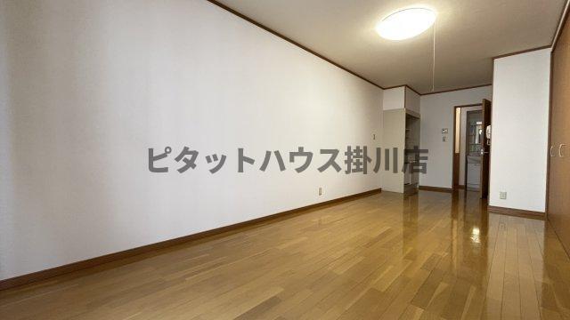袋井市川井アパート リビング