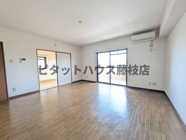 藤枝市南駿河台マンション リビング