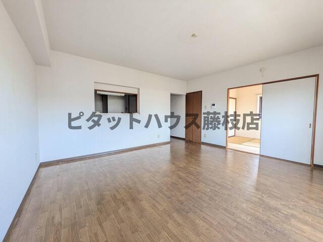 藤枝市南駿河台マンション リビング