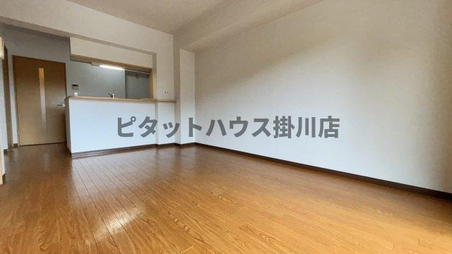 掛川市下俣南マンション リビング