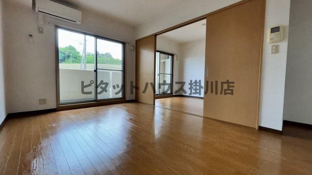 掛川市下俣南マンション リビング
