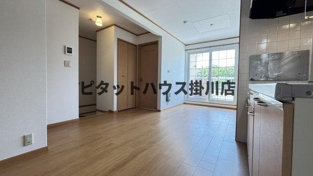 掛川市杉谷南アパート リビング