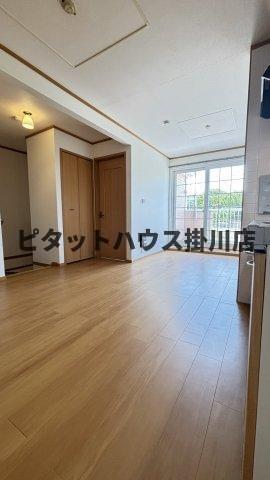 掛川市杉谷南アパート リビング