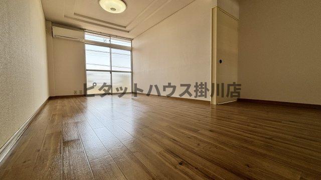 掛川市富部アパート リビング
