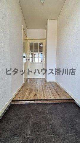 掛川市富部アパート 玄関