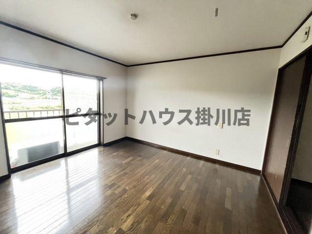 袋井市村松アパート リビング