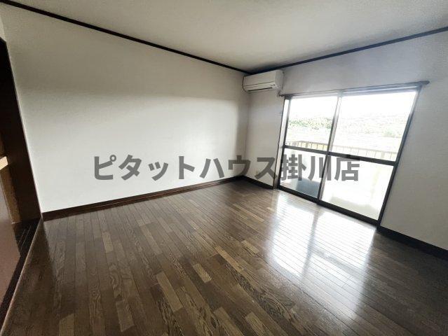 袋井市村松アパート リビング