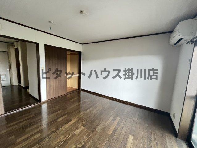 袋井市村松アパート リビング