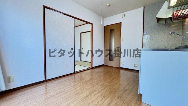 掛川市富部アパート リビング