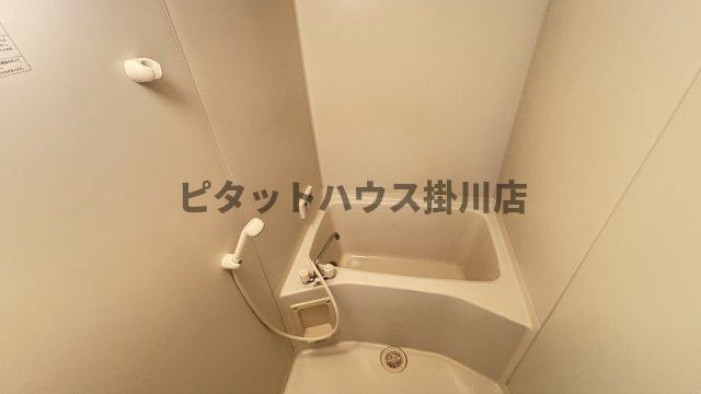 掛川市富部アパート バス／シャワー
