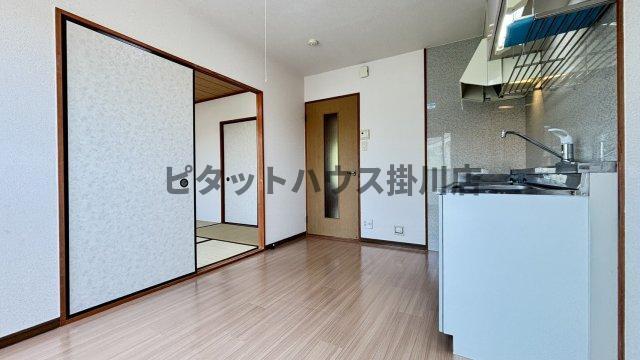 掛川市富部アパート リビング