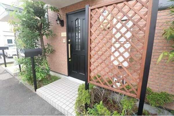 榛原郡吉田町住吉テラスハウス 玄関