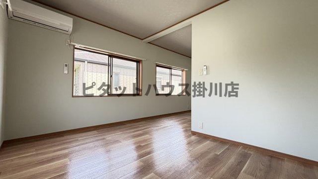 掛川市十九首アパート リビング